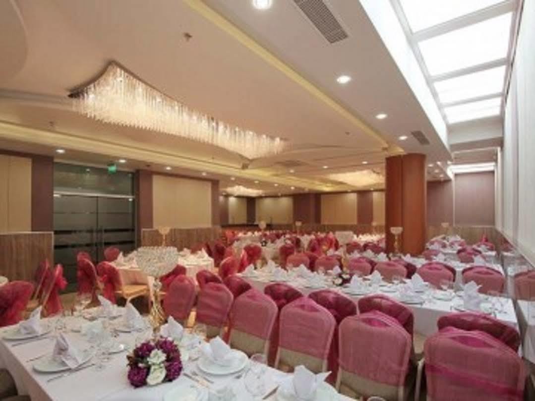 Forum Suite Otel Mersin  Esterno foto