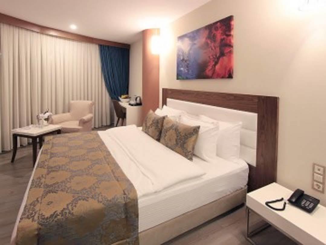 Forum Suite Otel Mersin  Esterno foto
