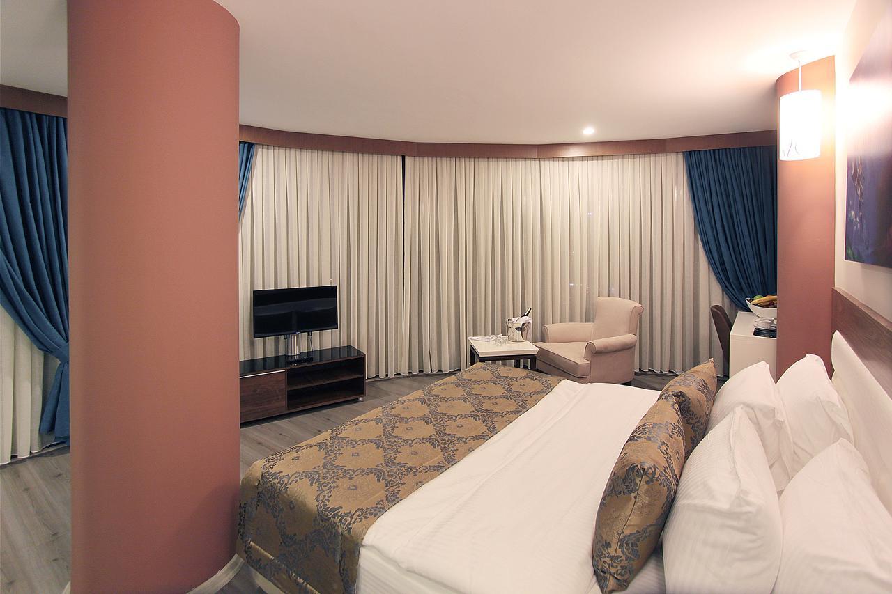Forum Suite Otel Mersin  Esterno foto