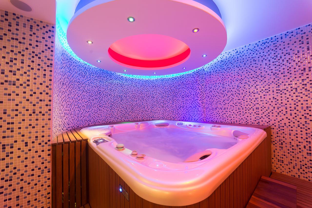 Forum Suite Otel Mersin  Esterno foto