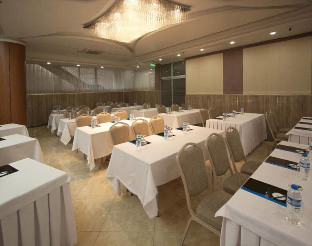 Forum Suite Otel Mersin  Esterno foto