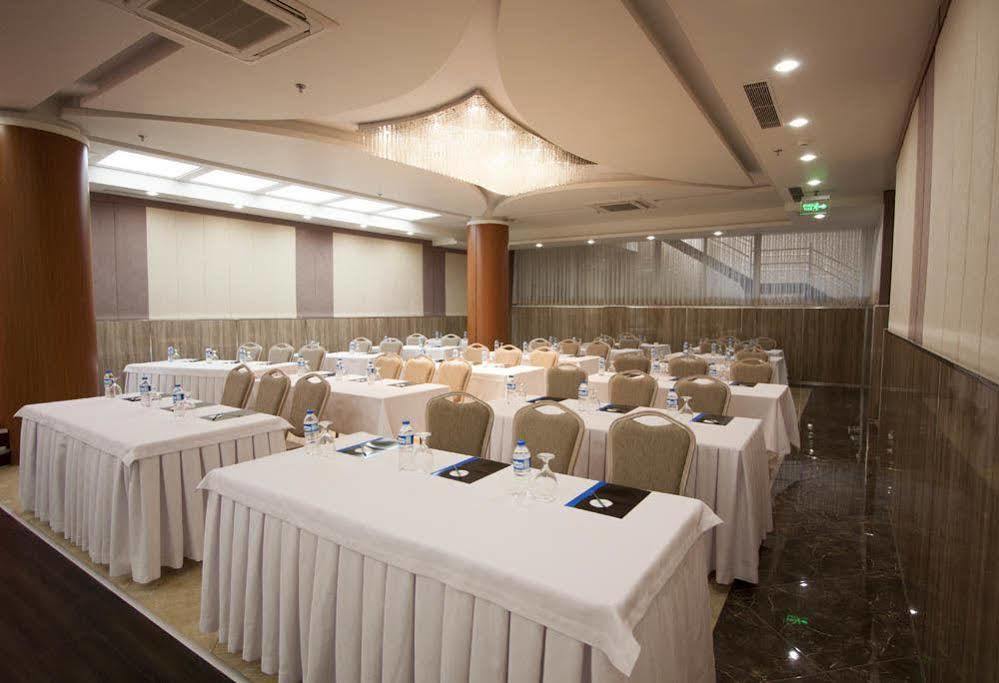 Forum Suite Otel Mersin  Esterno foto
